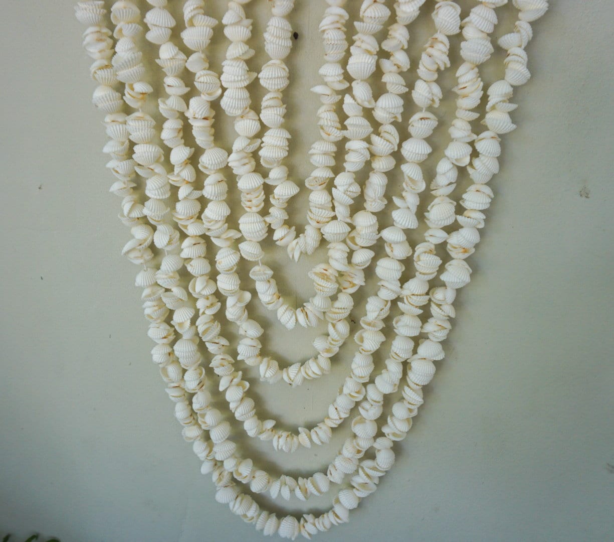 White Shells Boho Wall Hanging – Coastal Beach House Decor