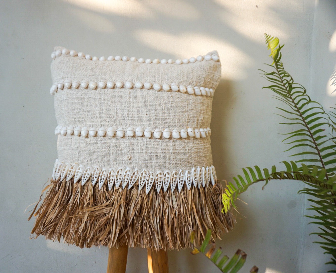 45x45 cm Boho white shells pillow cover | beach house pillow cover | Natural raffia and shells pillow cover